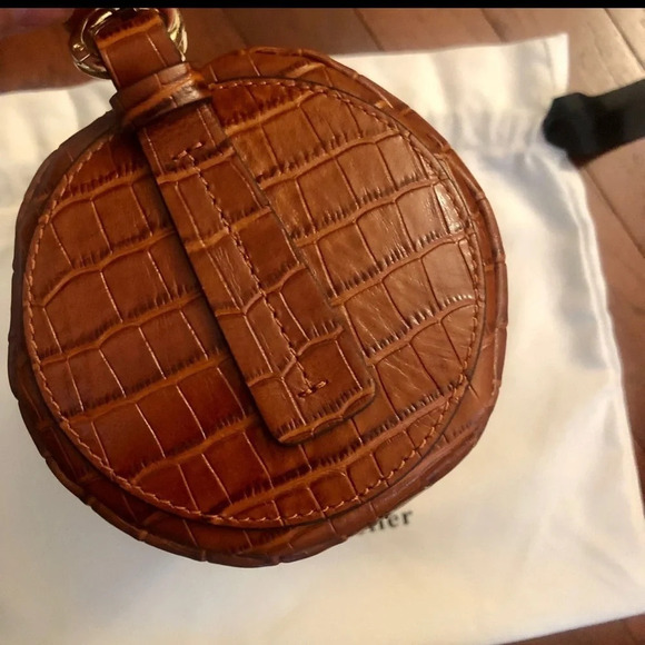 Manu Atelier Shoulder Bag Brown Leather Gold-Tone Hardware ChainLink wide strap - Picture 10 of 13